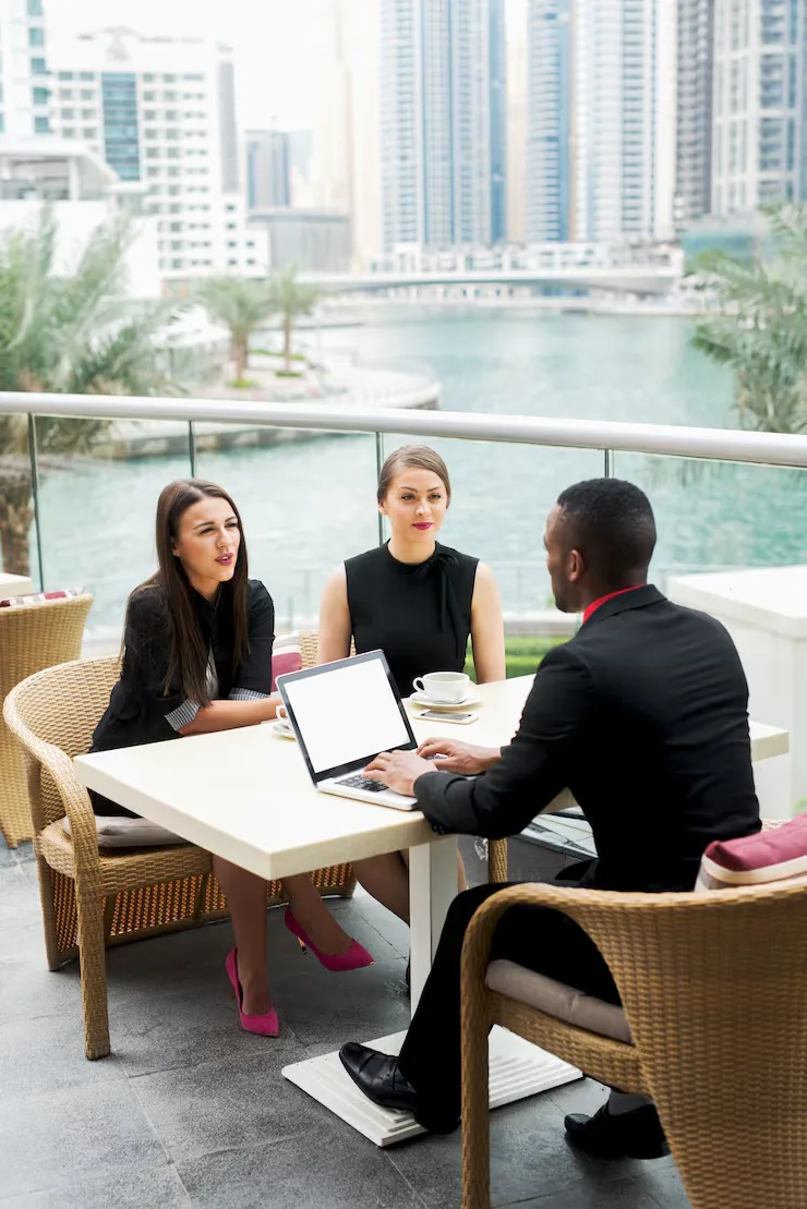 Dubai Employment Contract Lawyer Services