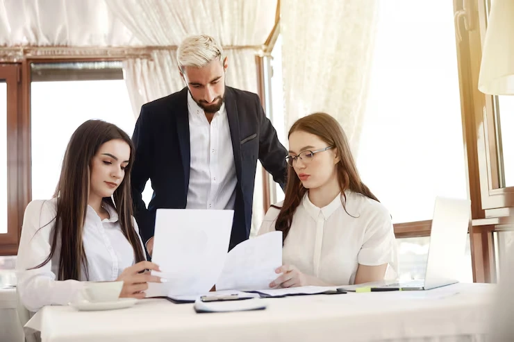 Dubai Regulatory Approval Lawyer Services
