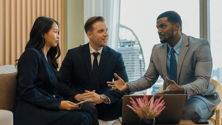 Why Choose Dubai Insurance Compliance Lawyer Services