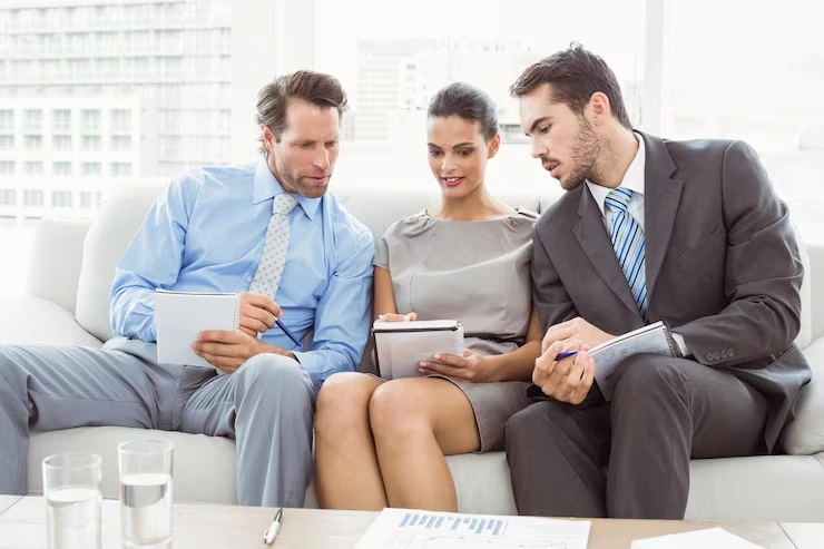 Why Choose Dubai Debt Recovery Lawyer Services