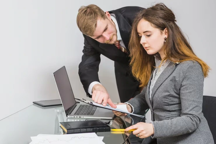 Dubai Business Compliance Lawyer Services