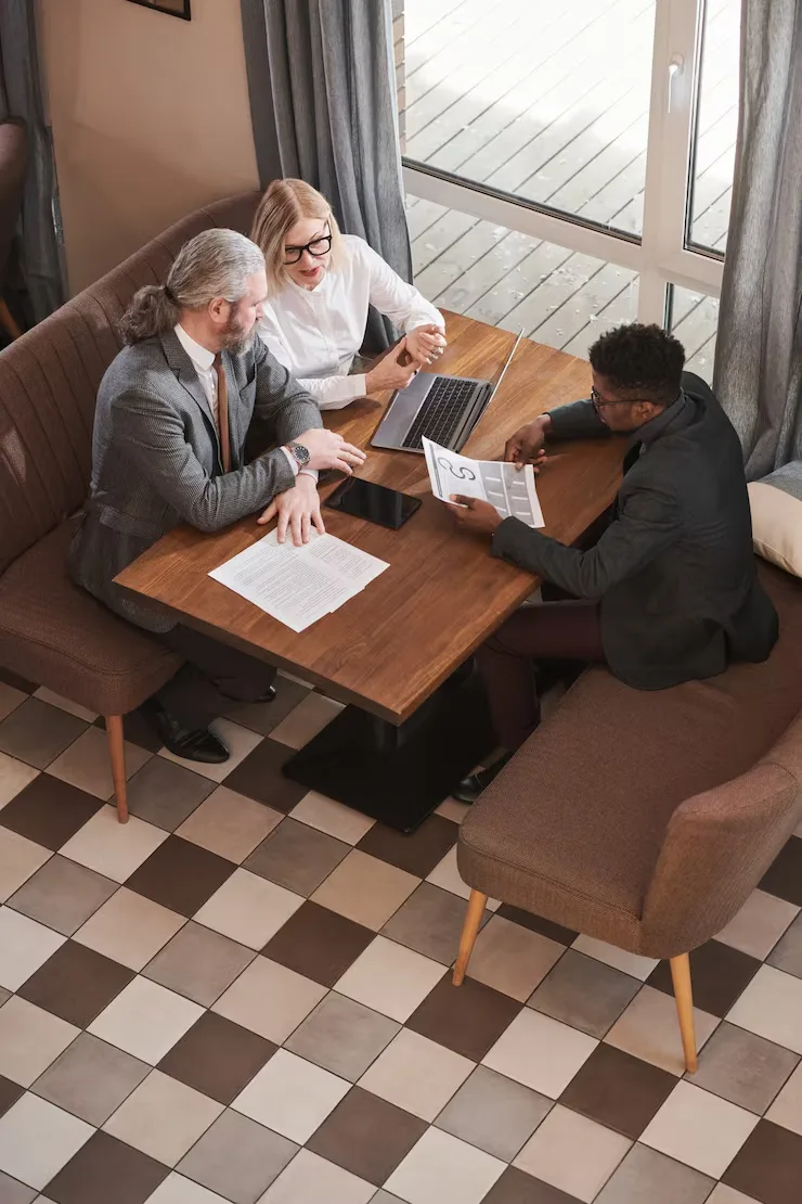 Licensing and Regulatory Compliance for Foreign Investors​