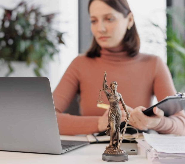 Commercial Contract Solicitor, Car Accident Lawyer London, Data Protection Lawyer