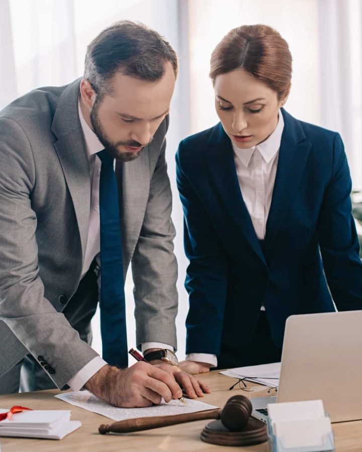 legal aid solicitors london, Financial Services Lawyer, Employoee Contract Lawy, Business Contract Lawyer