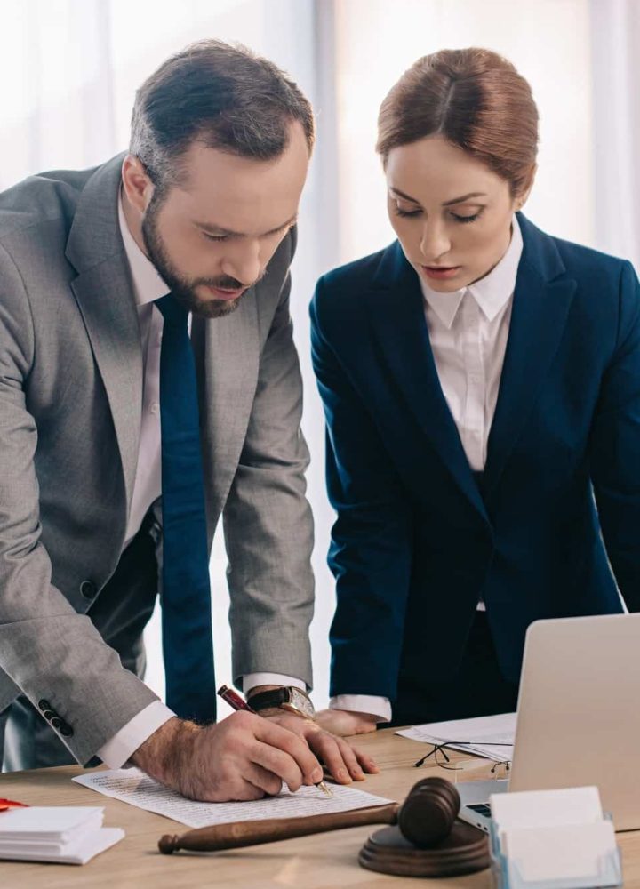 legal aid solicitors london, Financial Services Lawyer, Employoee Contract Lawy, Business Contract Lawyer